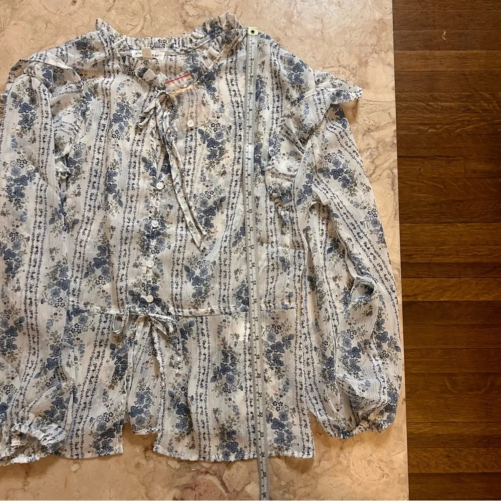 NEW Blu Pepper Blue White Floral Peasant Blouse Ruffle Detail Size Medium